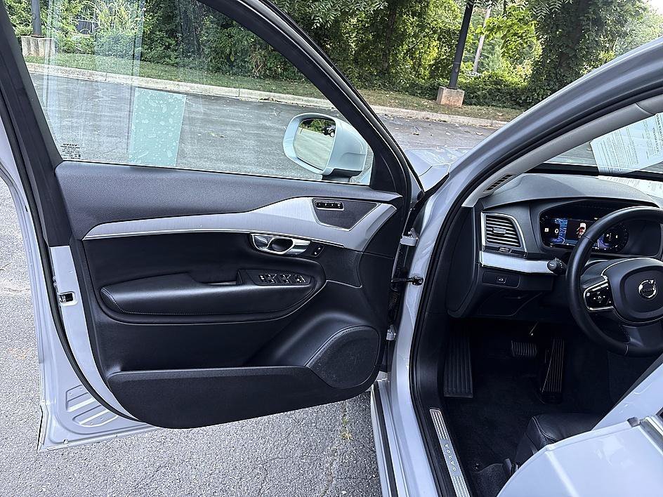Used 2023 Silver Dawn Metallic Volvo Core image 9