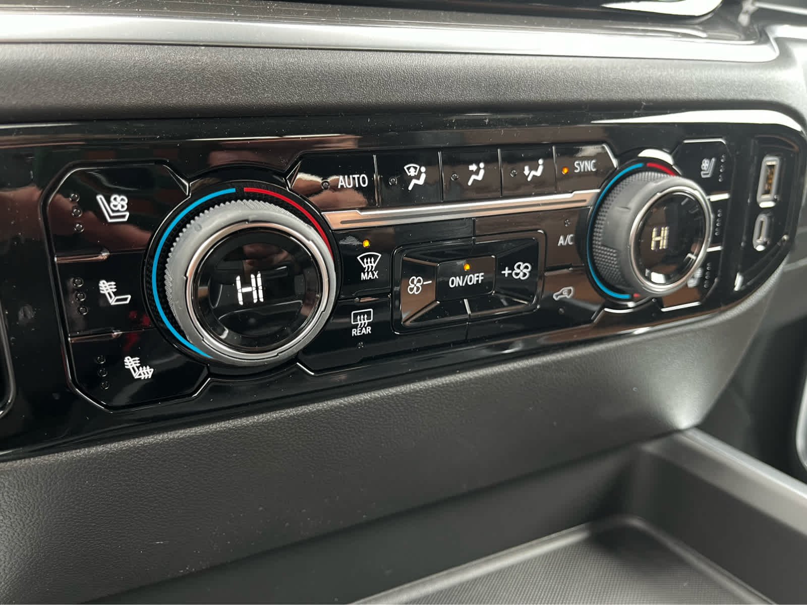 2026 Chevrolet Silverado 3500 HD High Country - Photo 27