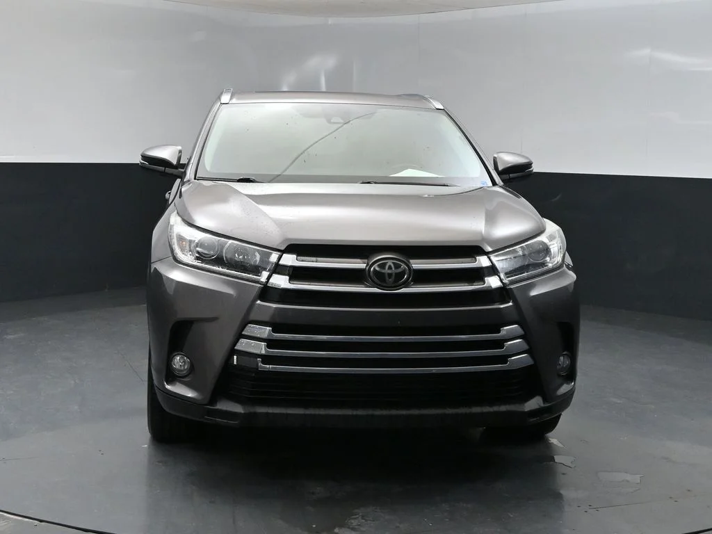 Used 2018 Predawn Gray Mica Toyota Limited image 6