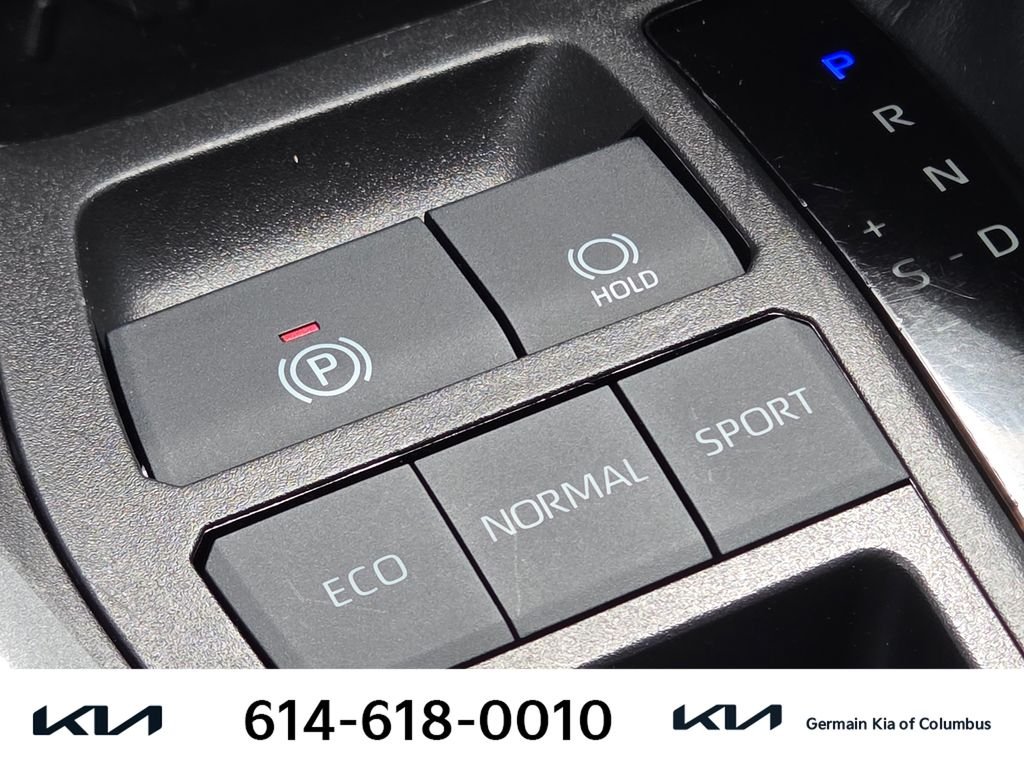 Used 2023 White Toyota LE image 29