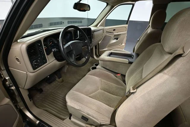 Used 2004 Beige Chevrolet Z71 image 40