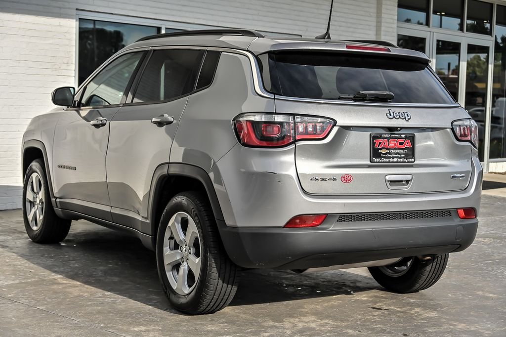 Used 2020 Silver Jeep Latitude image 8
