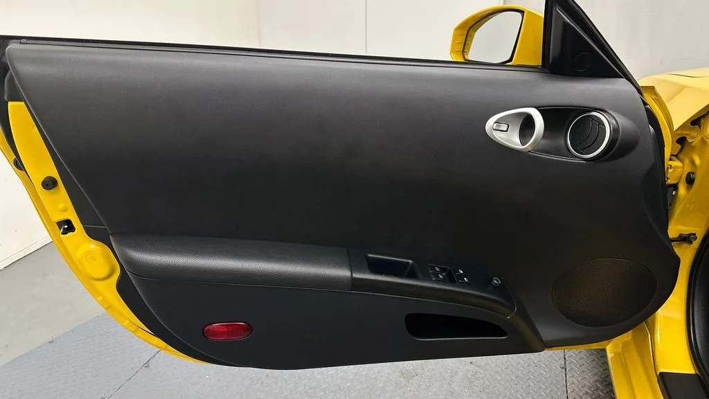 Used 2005 Yellow Nissan Touring image 20