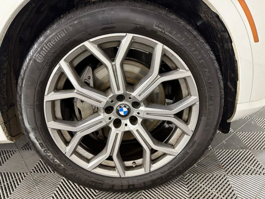 Certified Used 2026 Alpine White BMW xDrive40i image 11