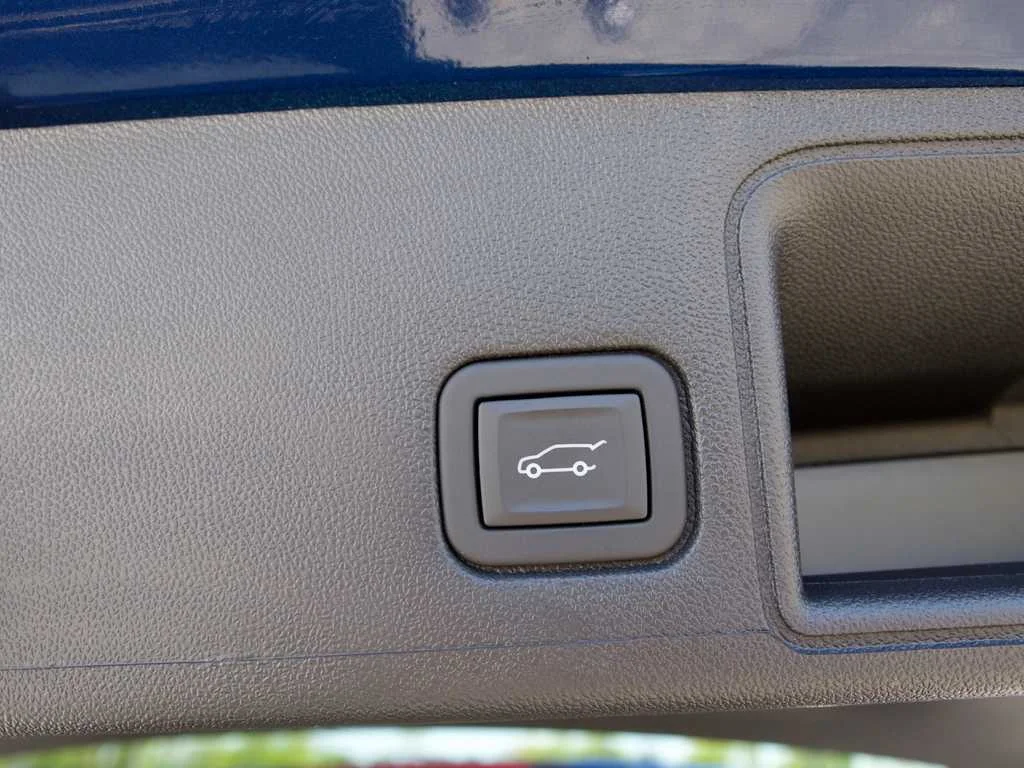 2023 GMC Terrain SLT - Photo 43