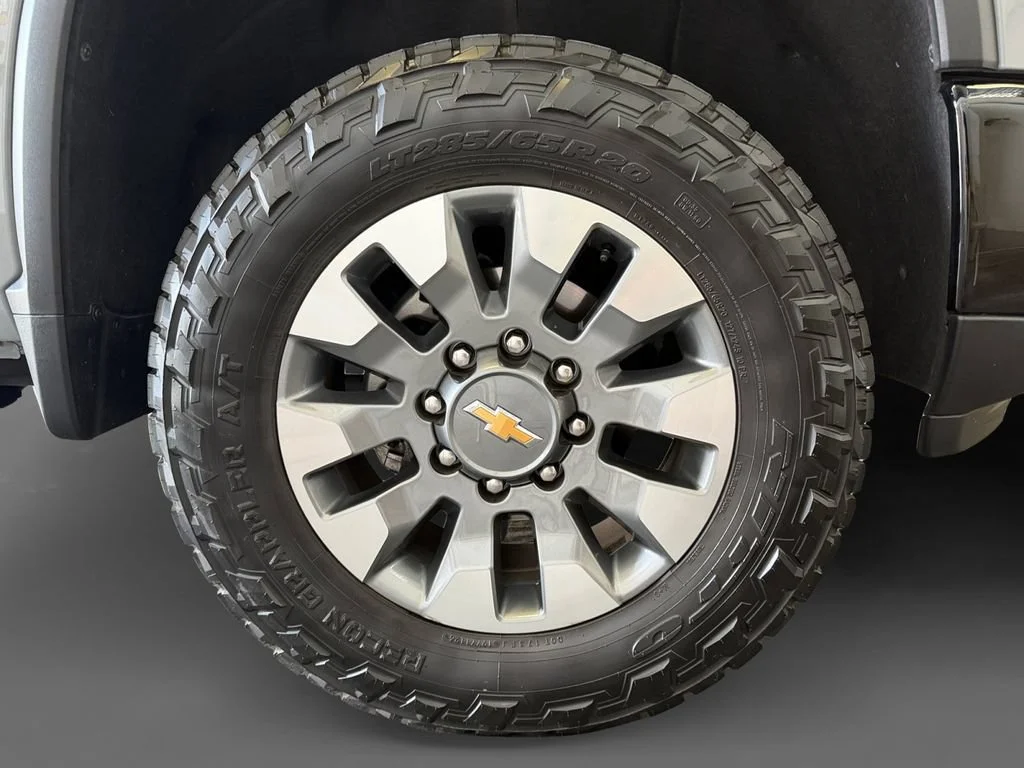 Used 2025 Slate Gray Metallic Chevrolet Custom image 8