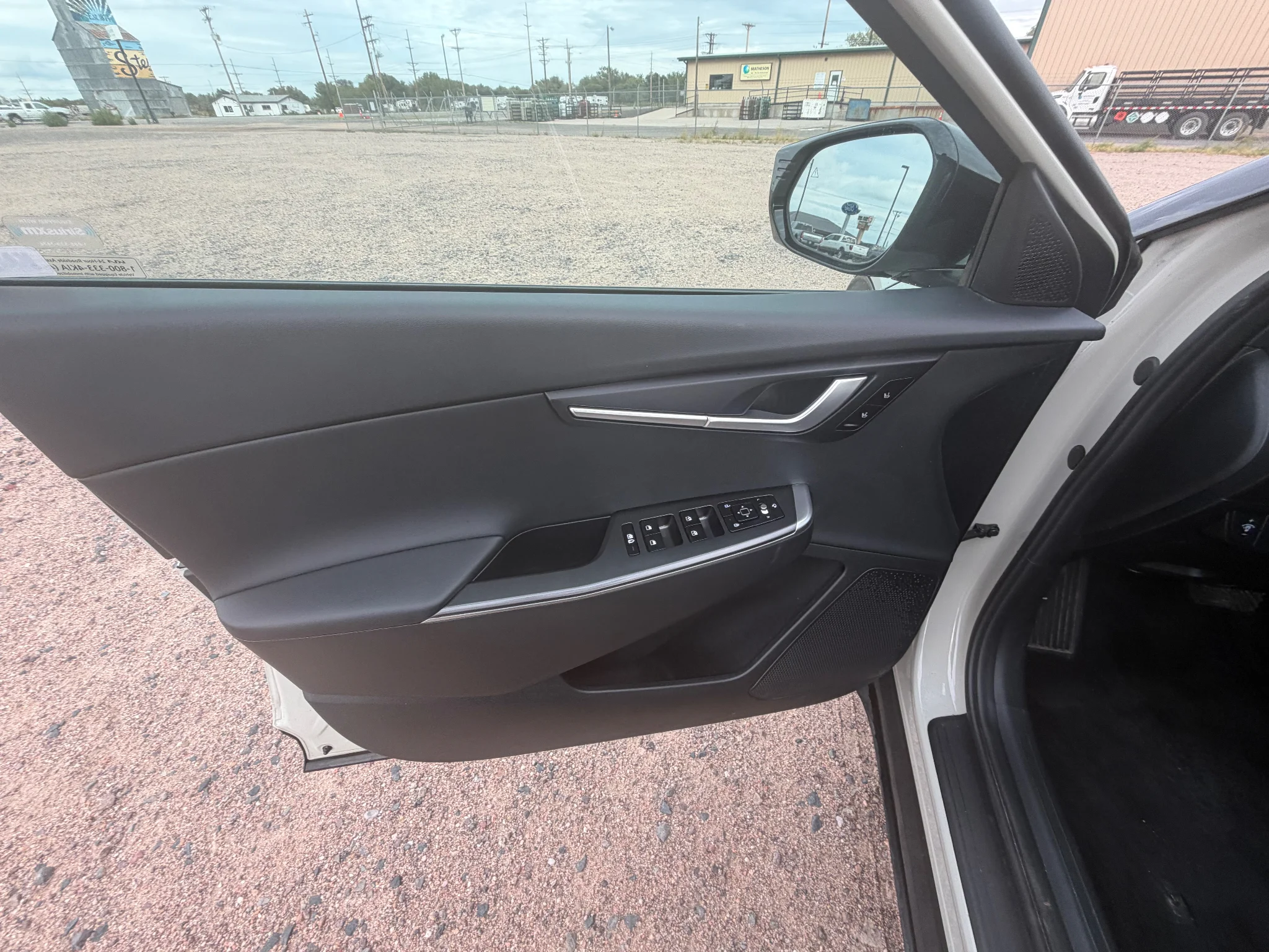 Used 2024 Glacier Kia Light Long Range image 14