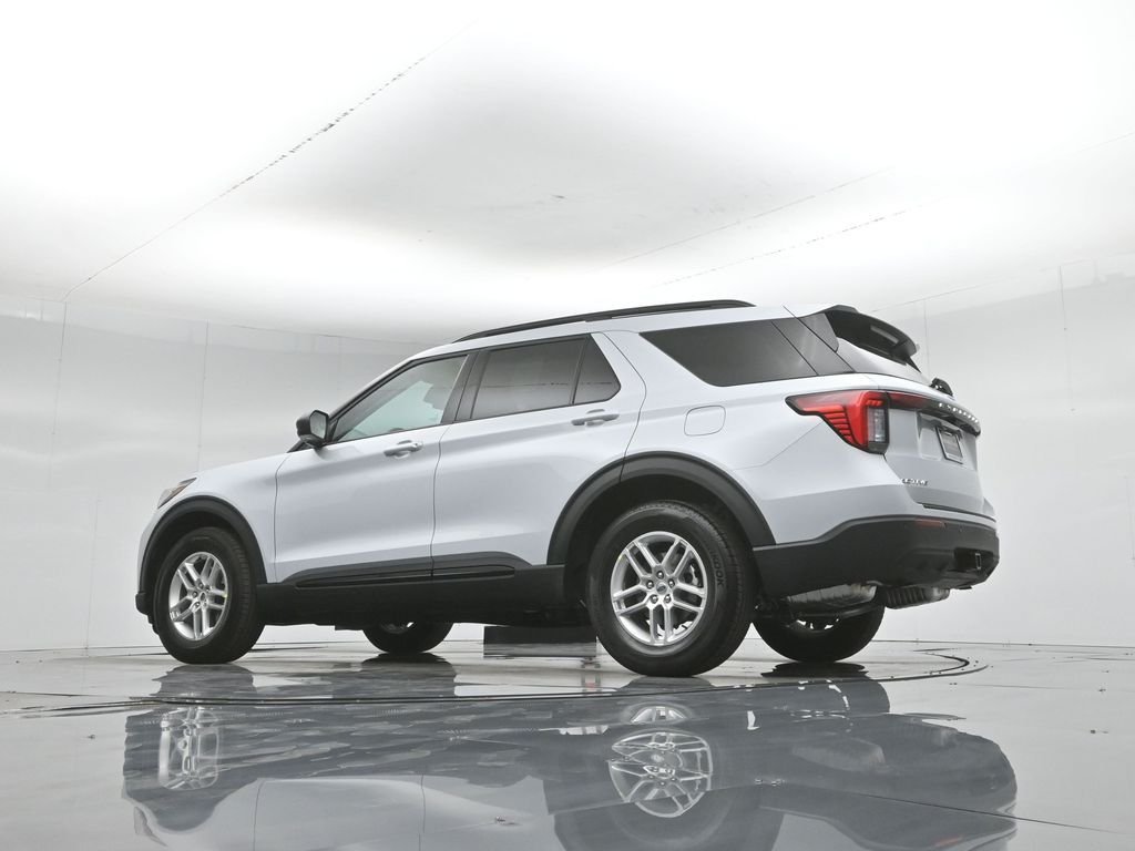 New 2026 Space White Metallic Ford Active image 51