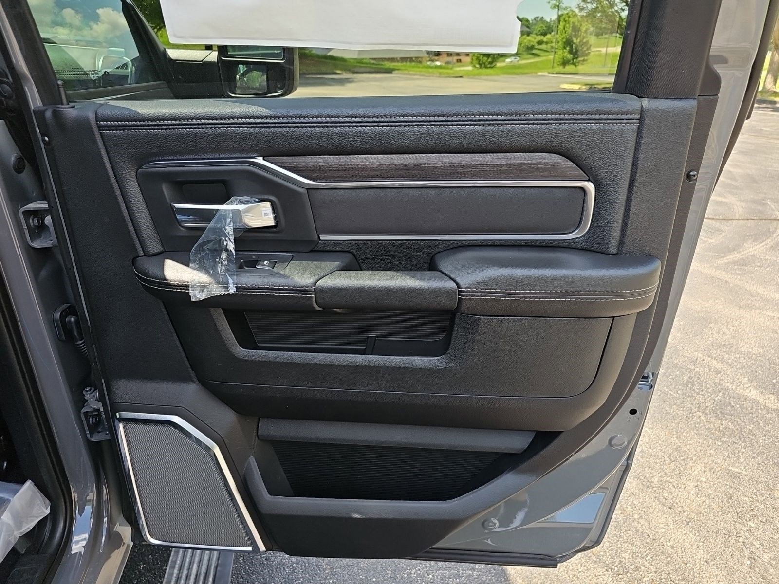 New 2026 Ceramic Gray Clearcoat Ram Laramie image 16
