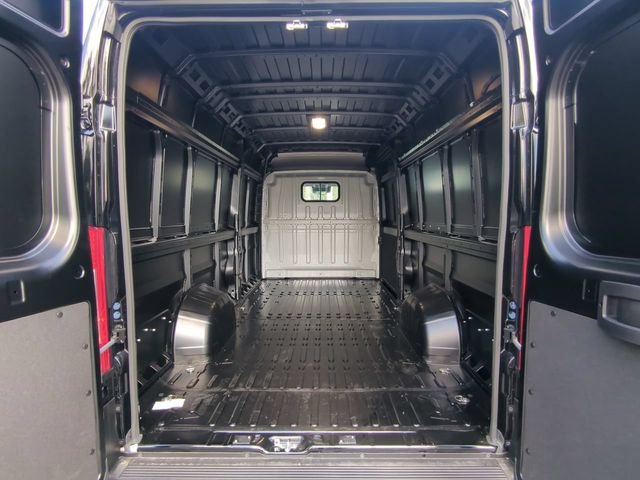 New 2026 Black Clear-Coat Exterior Paint RAM High Roof image 14
