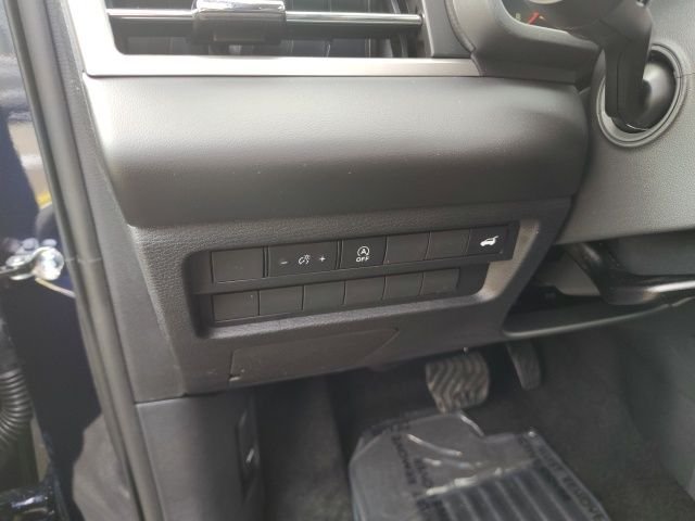 New 2026 Blue Mitsubishi SE image 12