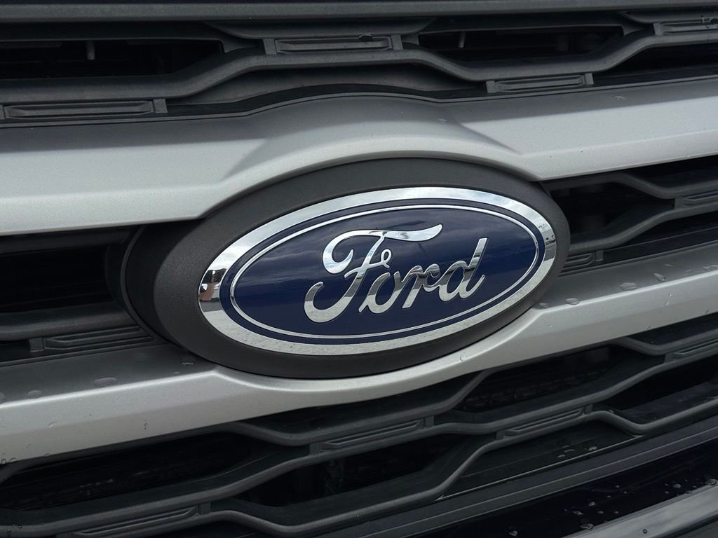Used 2024 Black Ford XLT image 9