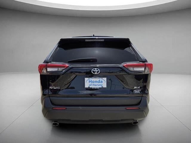Used 2022 Midnight Black Metallic Toyota XLE Premium image 4