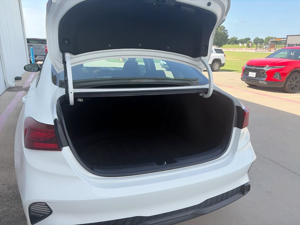 Used 2024 White Kia LXS image 26
