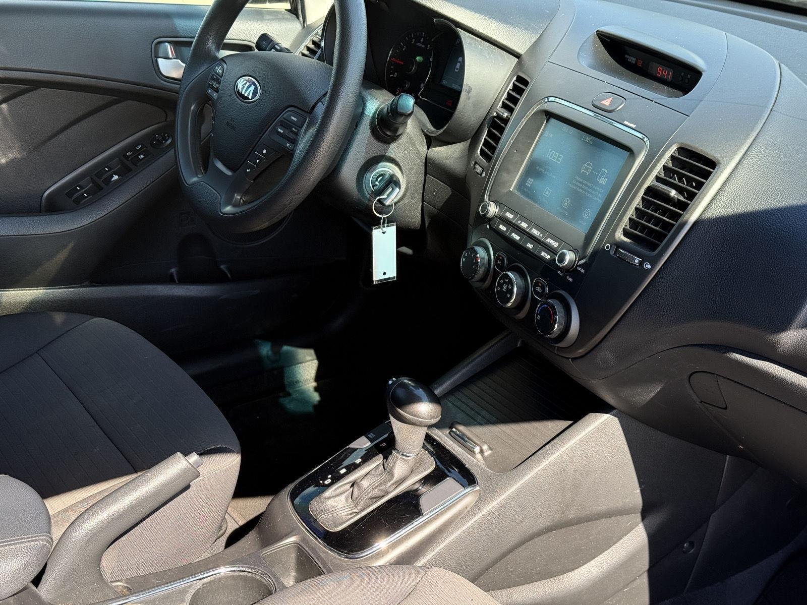 Used 2018 Garnet Red Kia LX image 22
