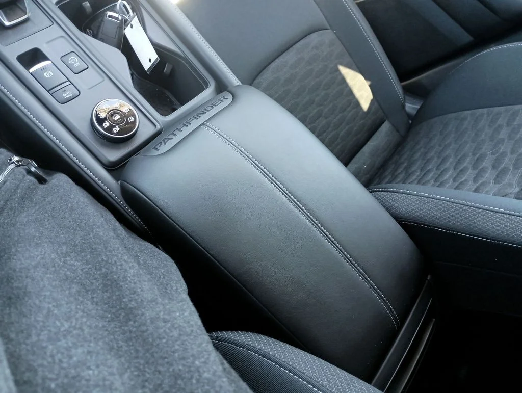 Used 2024 White Nissan S image 27