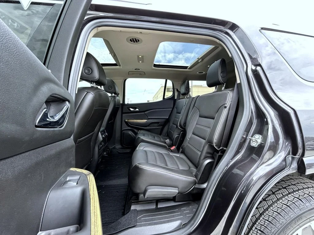 Used 2019 Silver GMC Denali image 22
