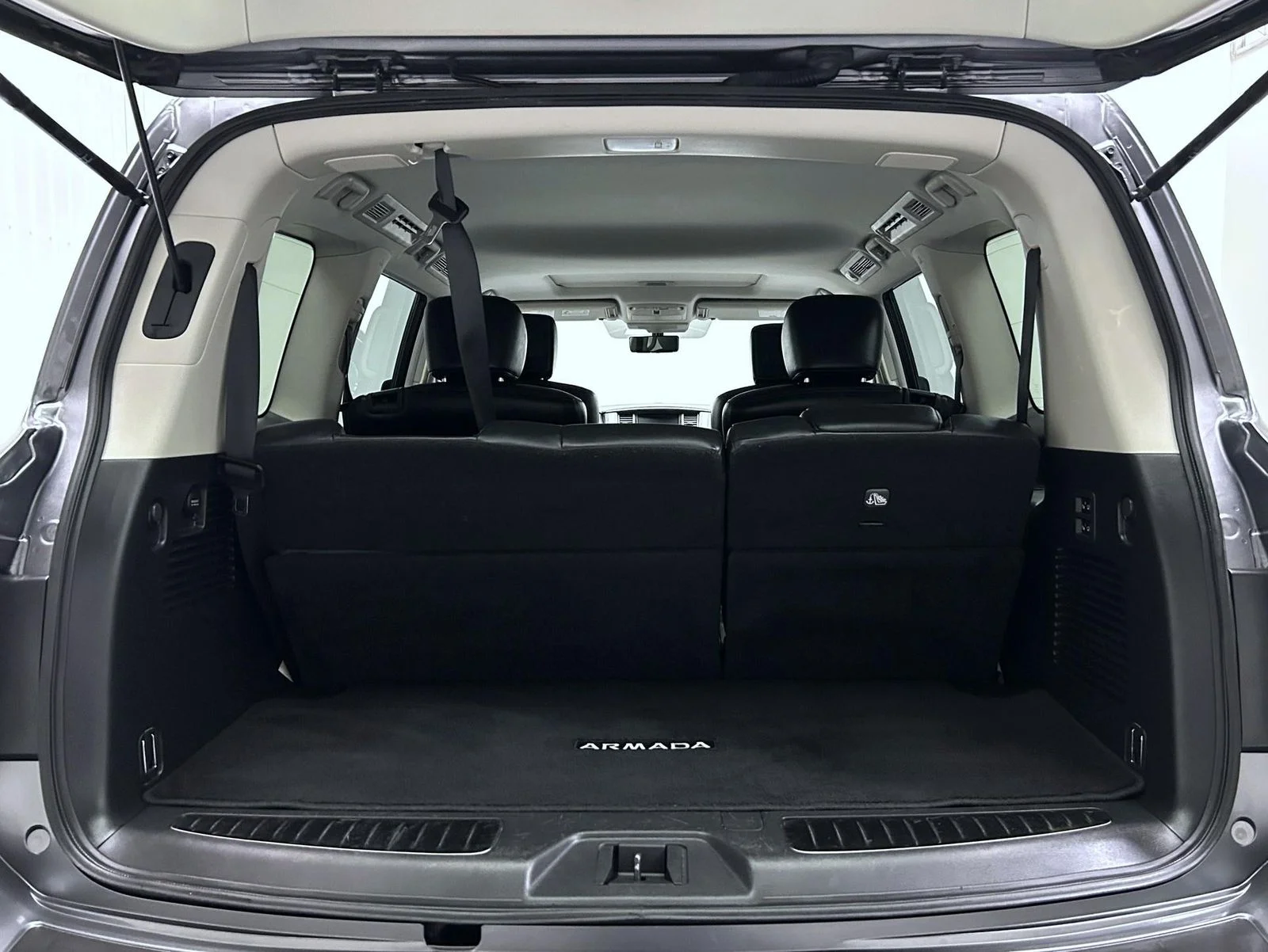 Used 2019 Gray Nissan Platinum image 22