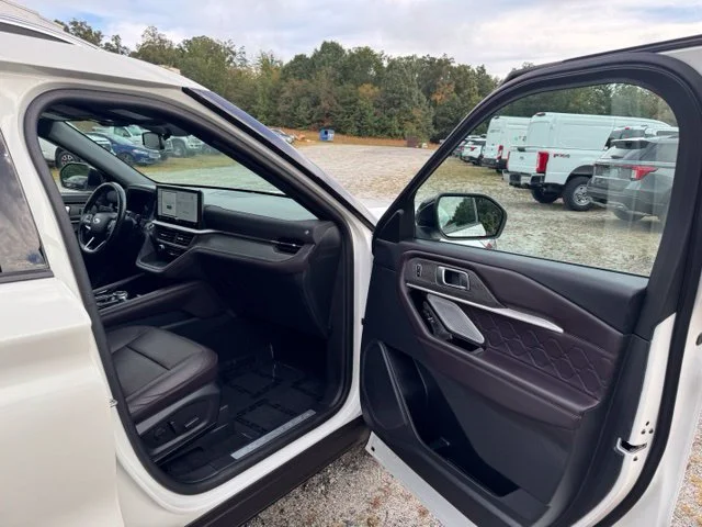 Used 2025 White Ford Platinum image 14