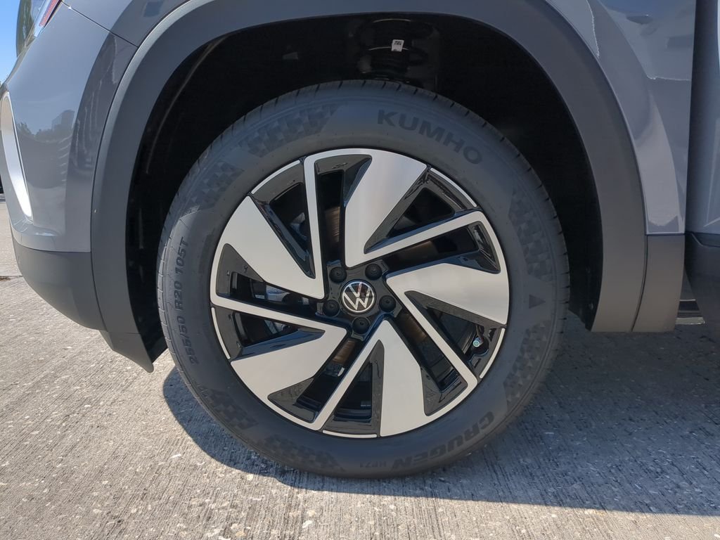 New 2026 Gray Volkswagen SE w/Technology image 33
