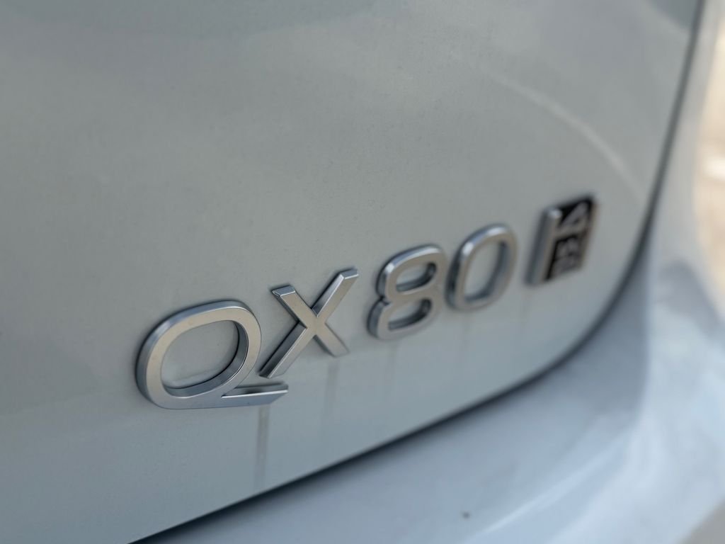 New 2027 RADIANT WHITE INFINITI Luxe 4WD image 10