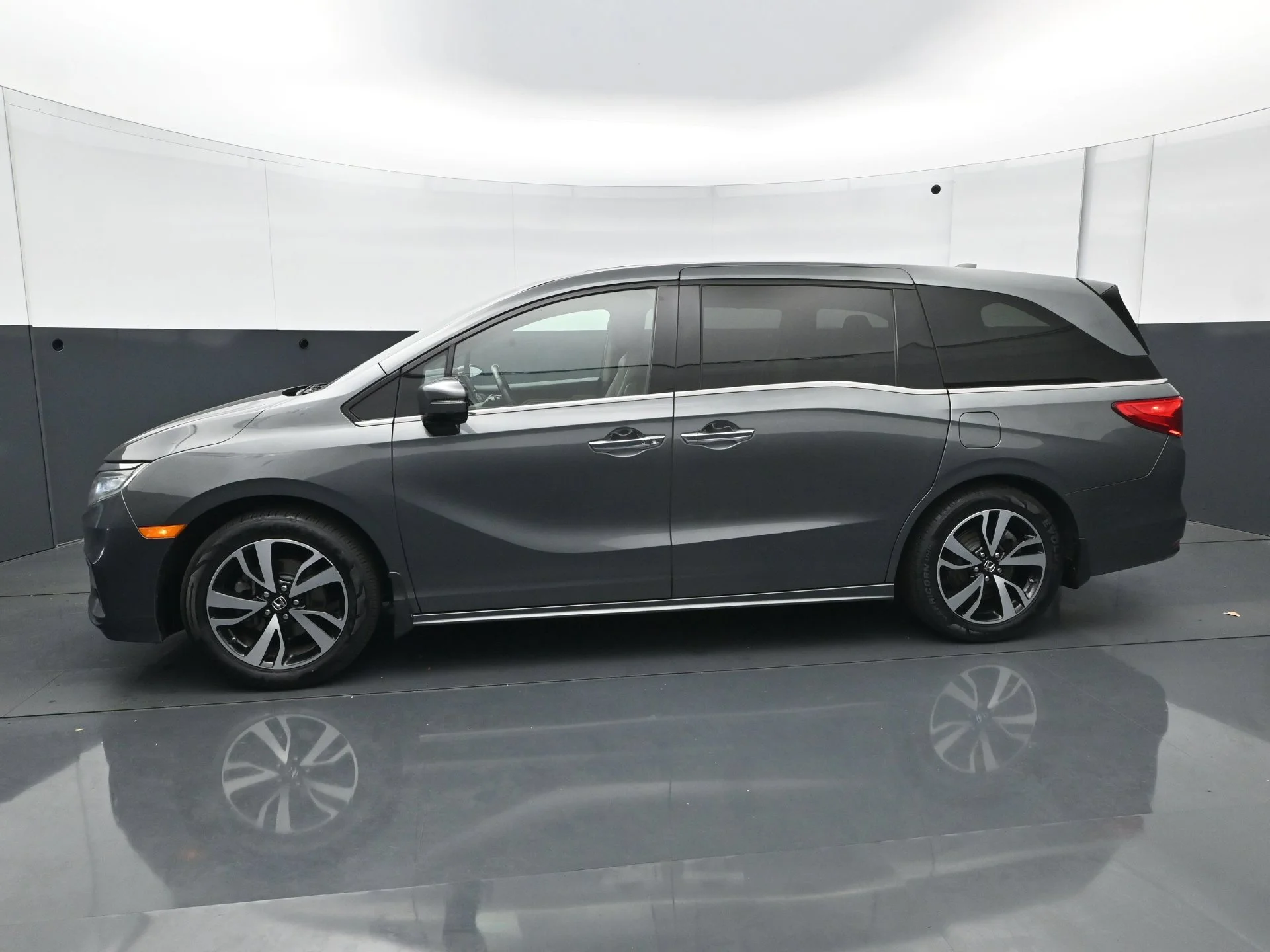 Used 2019 Honda Odyssey Elite with VIN 5FNRL6H94KB051686 for sale in Burnsville, Minnesota