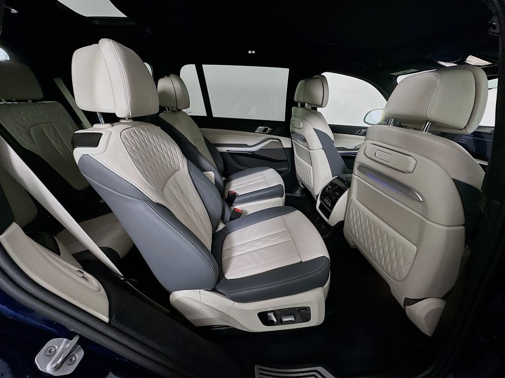 2025 BMW X7 M60i - Photo 29