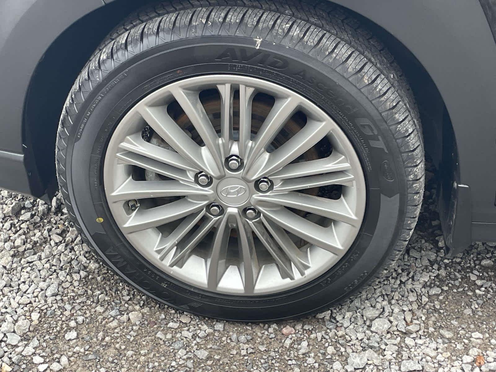 Used 2018 Ultra Black Hyundai SEL image 20