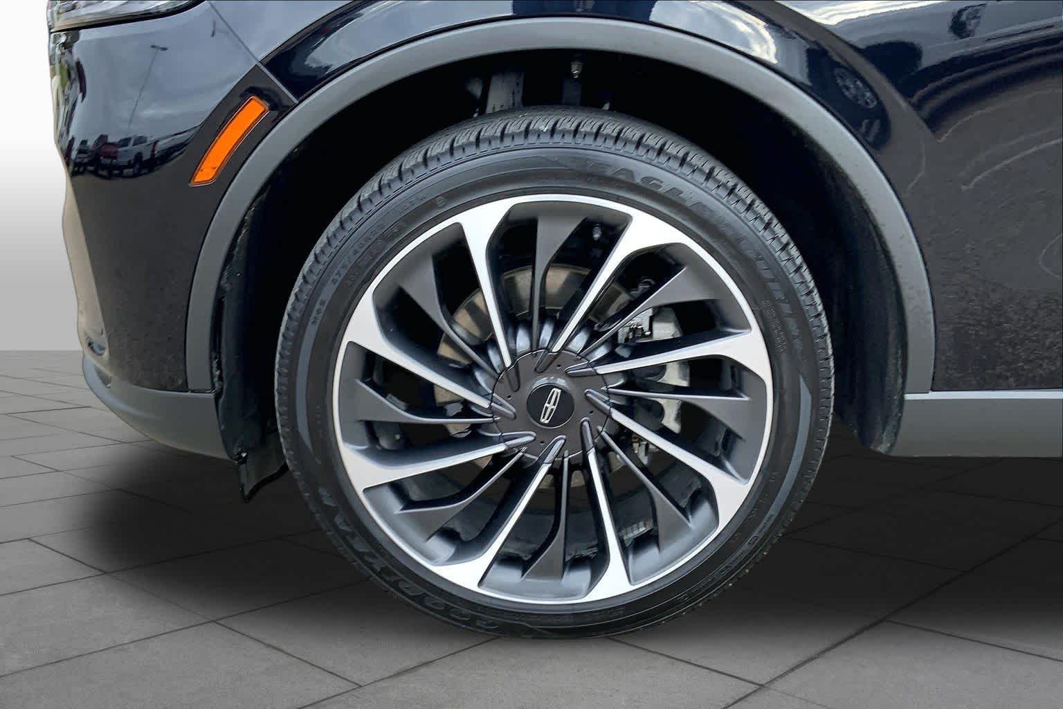 Certified Used 2025 Infinite Black Metallic Lincoln Reserve image 11