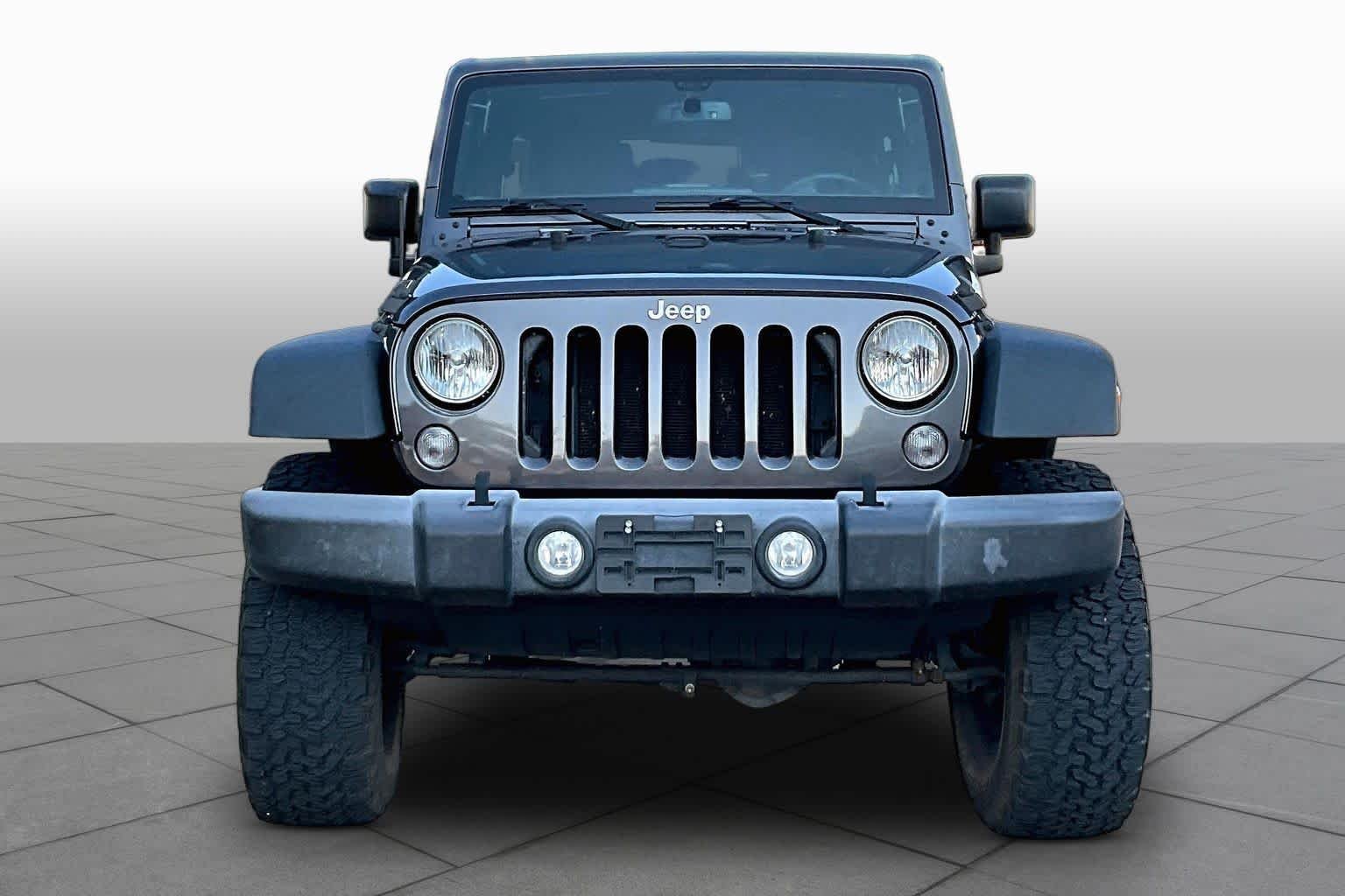 Used 2016 Granite Crystal Metallic Clearcoat Jeep Rubicon image 4