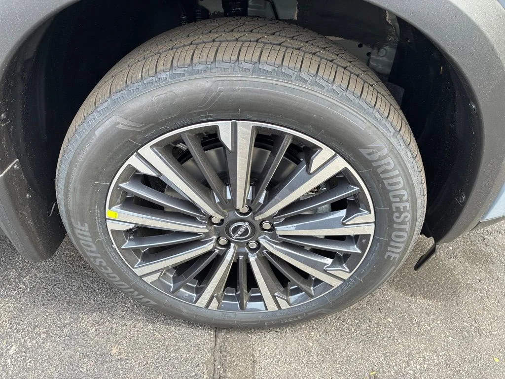 New 2026 Gray Nissan Platinum image 9