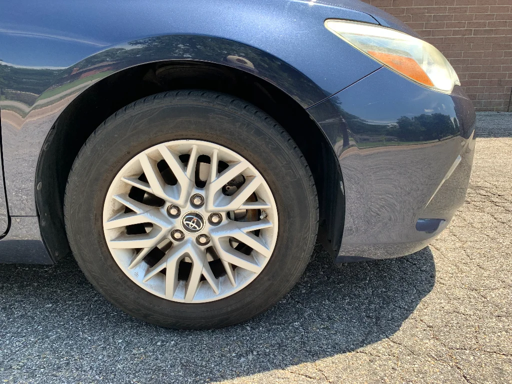 Used 2016 Blue Crush Metallic Toyota LE image 9