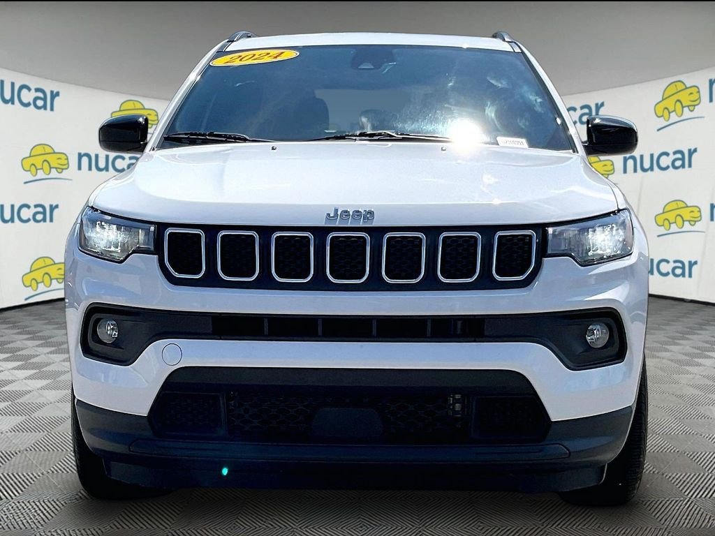 Used 2024 White Jeep Latitude image 2