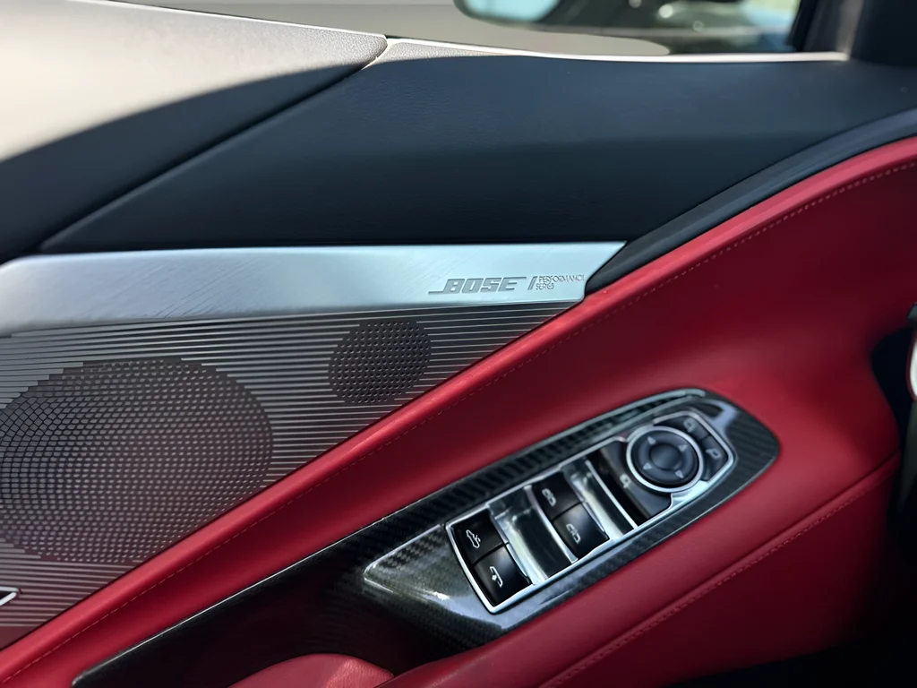 Used 2022 White Chevrolet Stingray image 22
