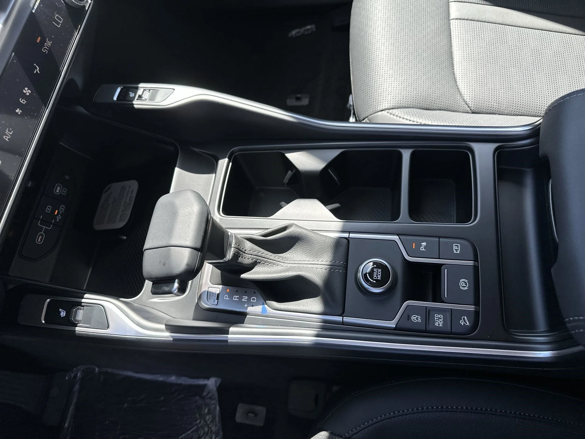 New 2026 Glacial White Pearl Kia S image 21