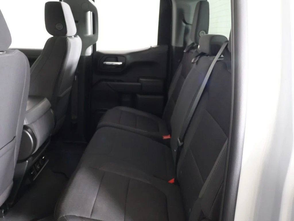 Used 2022 Silver Ice Metallic Chevrolet LT image 32