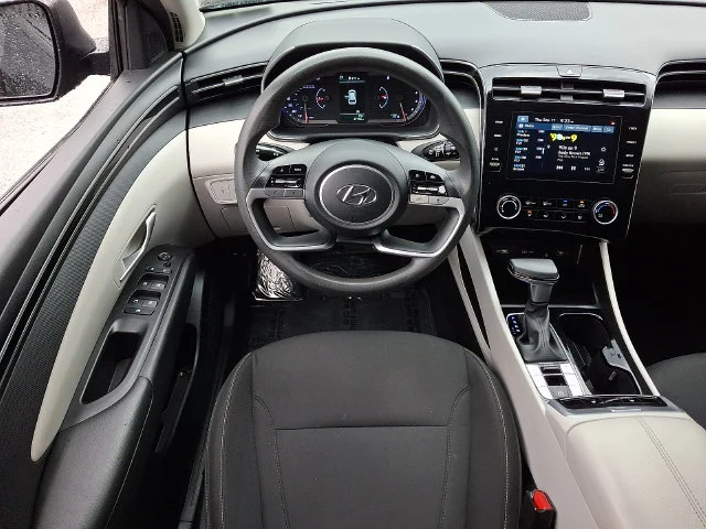 Used 2023 Black Hyundai SEL image 11