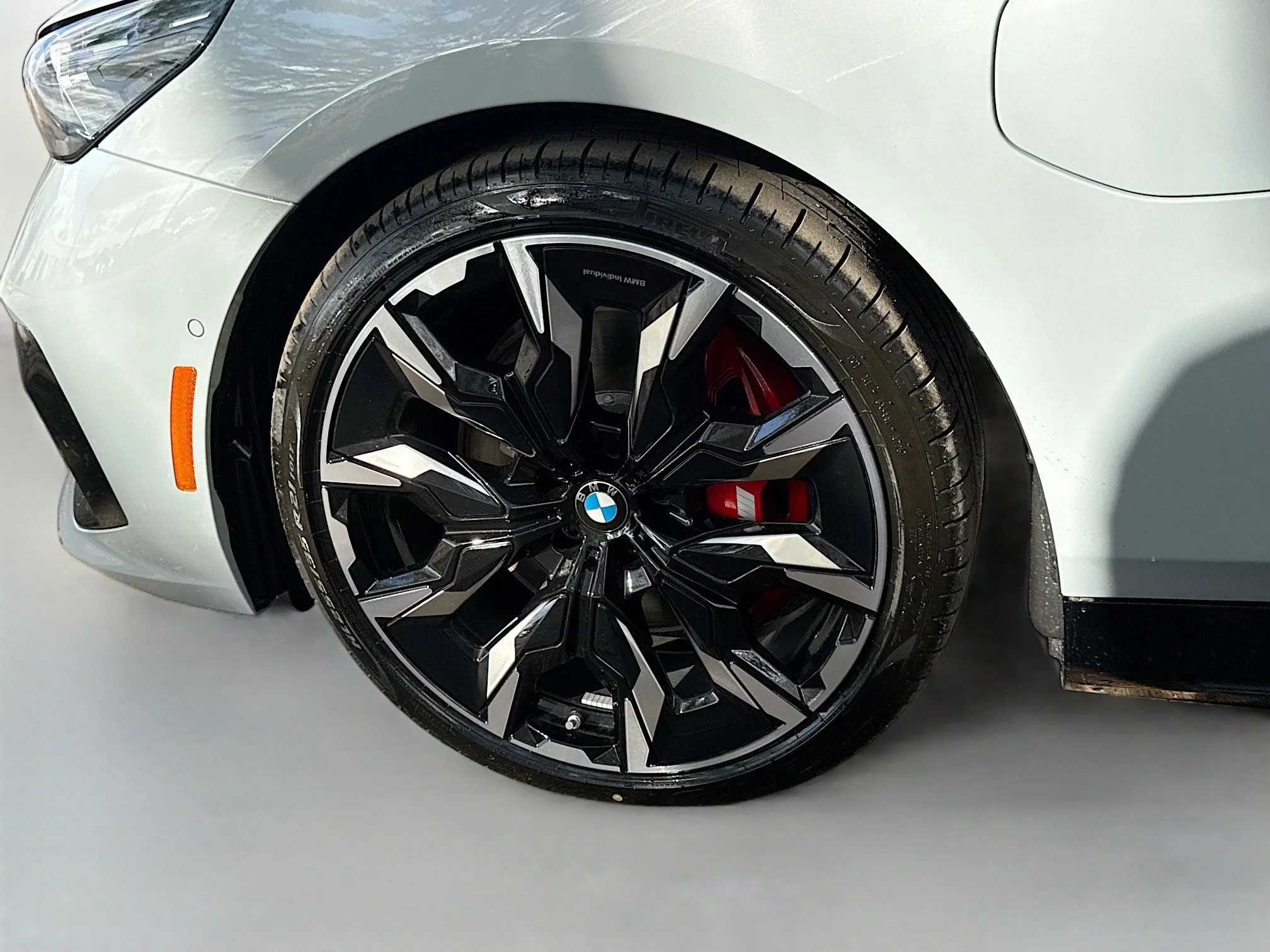 New 2026 Brooklyn Grey Metallic BMW 550e xDrive image 42
