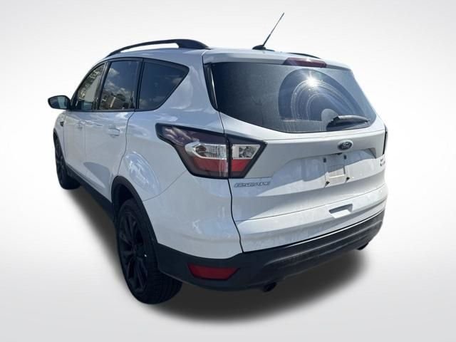 Used 2017 White Ford SE image 3