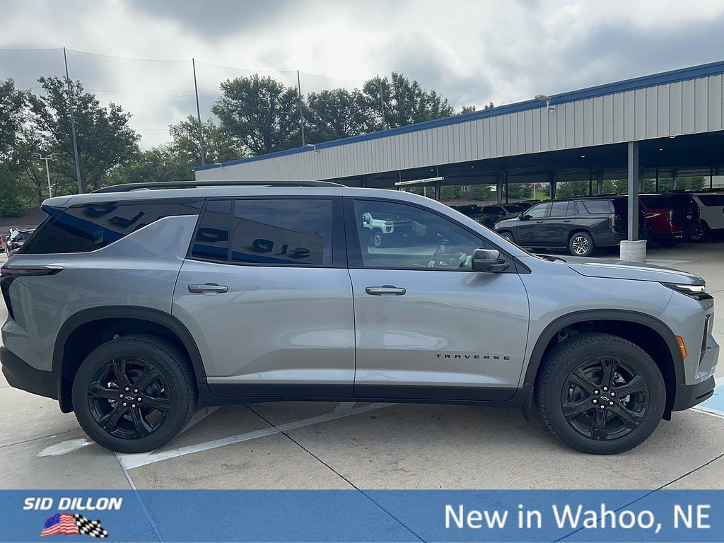 2027 Chevrolet Traverse LT - Photo 6
