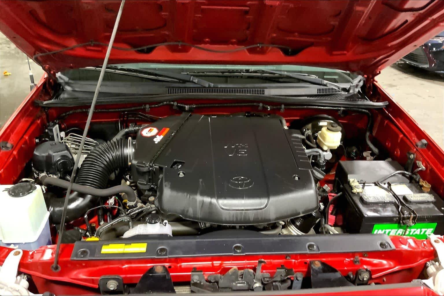 Used 2015 Barcelona Red Metallic Toyota  image 32