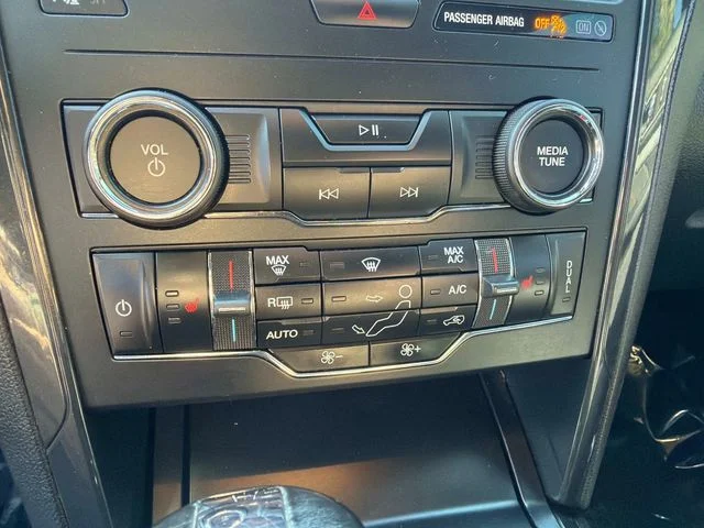 Used 2019 Gray Ford XLT image 24
