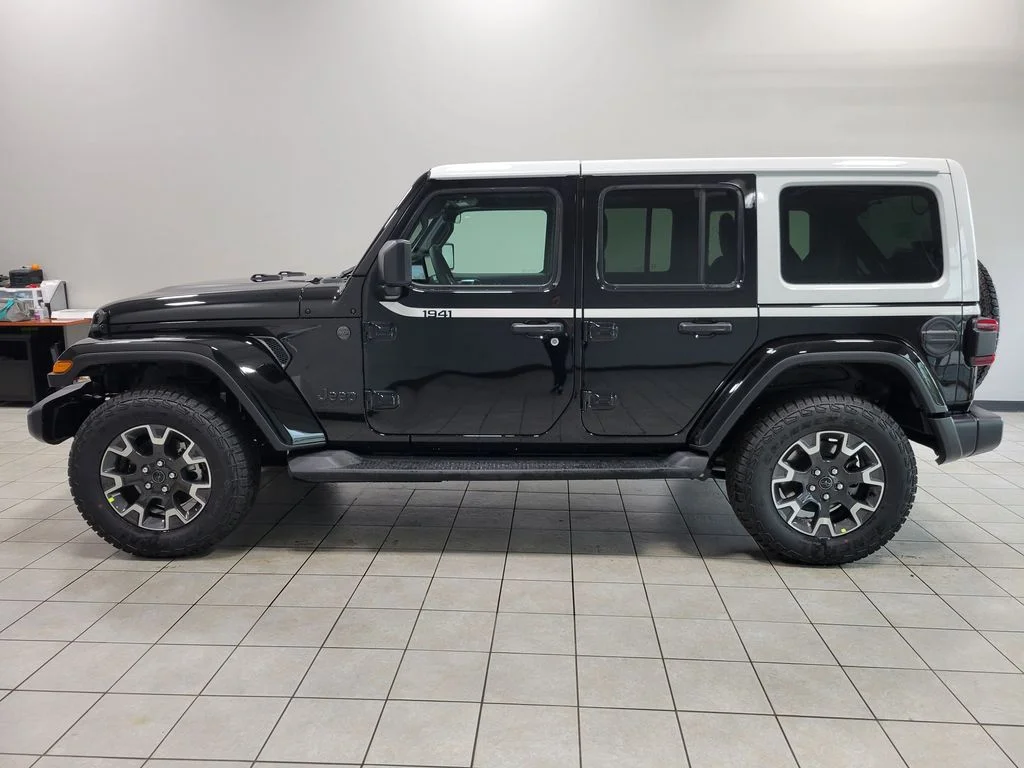 New 2026 Black Clear-Coat Exterior Paint Jeep Sahara image 5