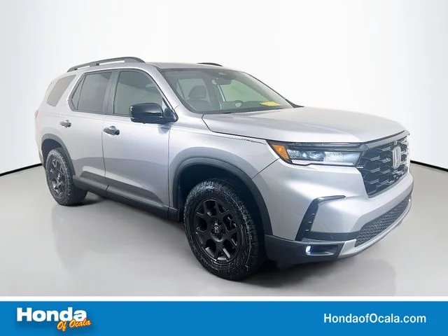 2025 Honda Pilot TrailSport AWD's photo