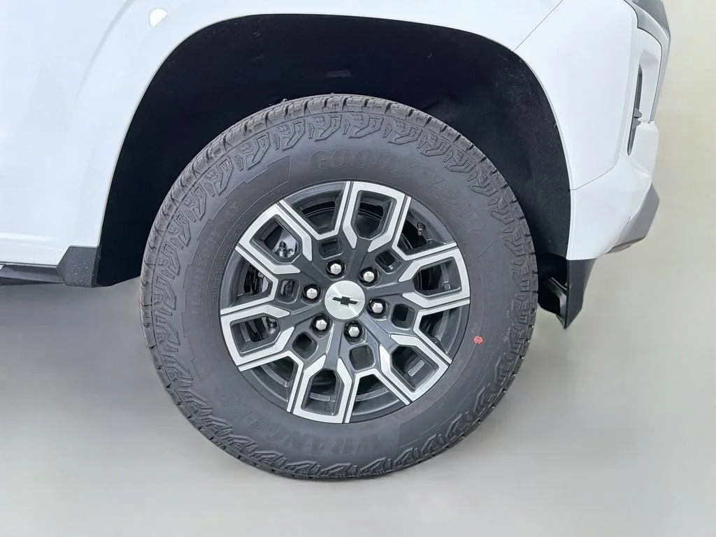 New 2026 Summit White Chevrolet Z71 image 26