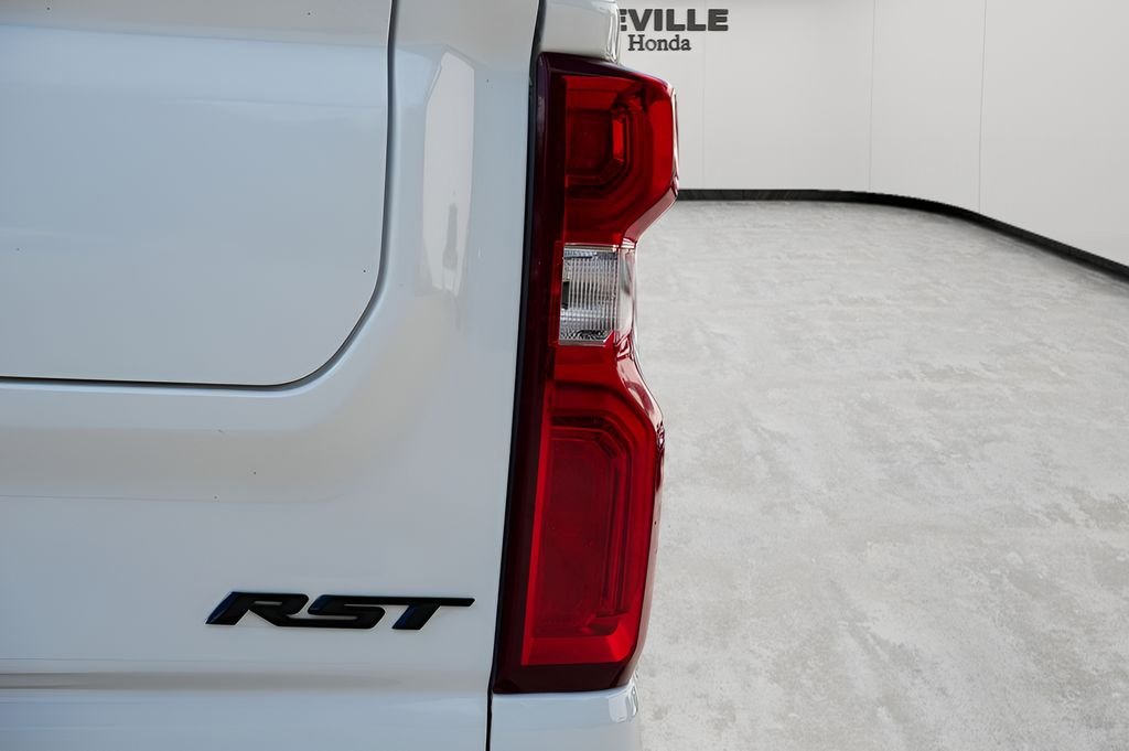Used 2024 Summit White Chevrolet RST image 8