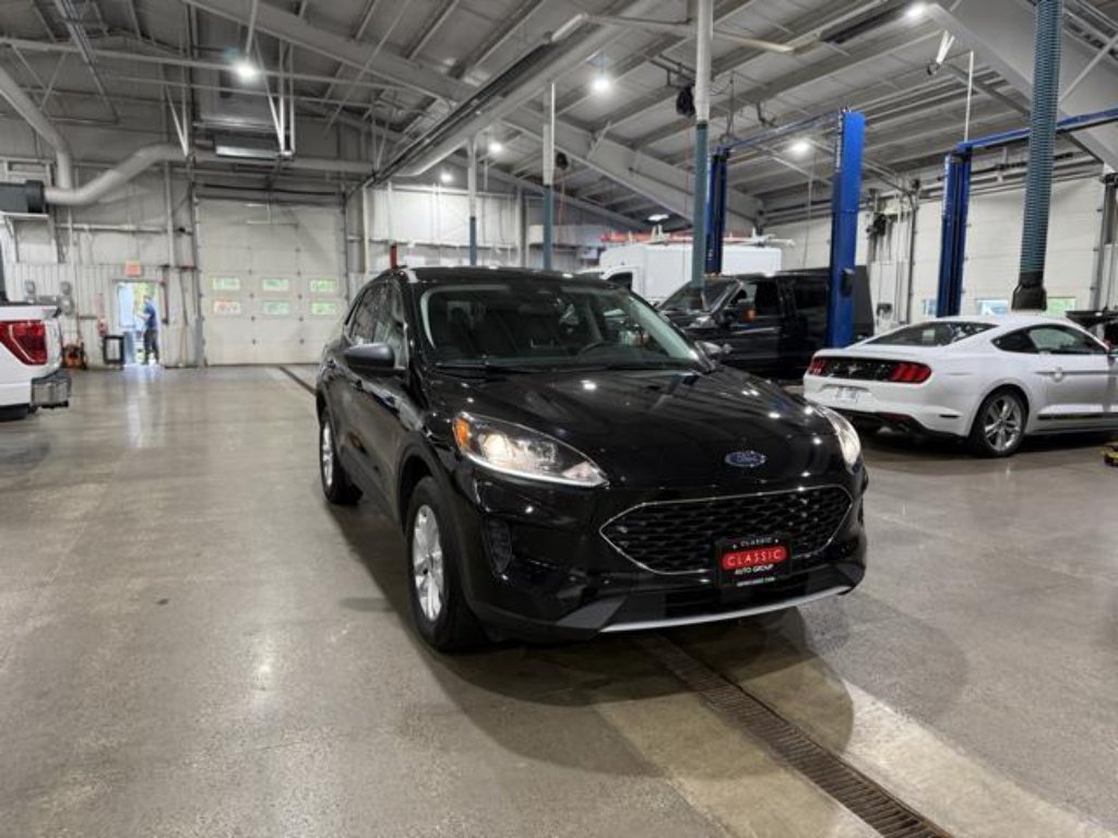 Used 2022 Agate Black Ford SE image 9