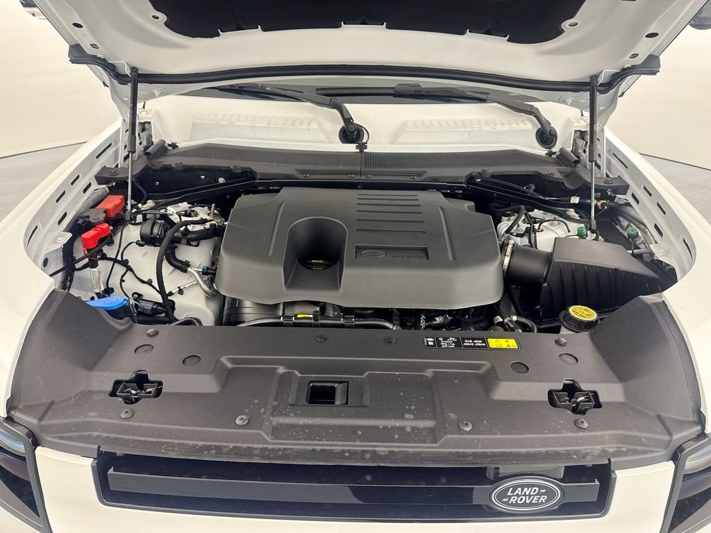 New 2026 Fuji White Land Rover X-Dynamic SE image 29