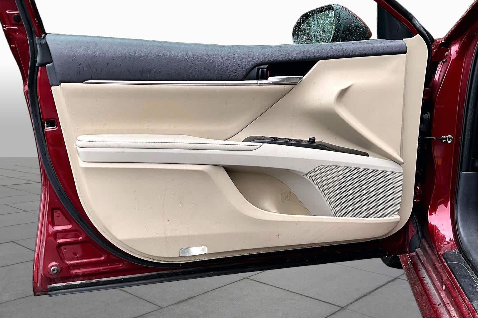 Used 2022 Ruby Flare Pearl Toyota Hybrid XLE image 20