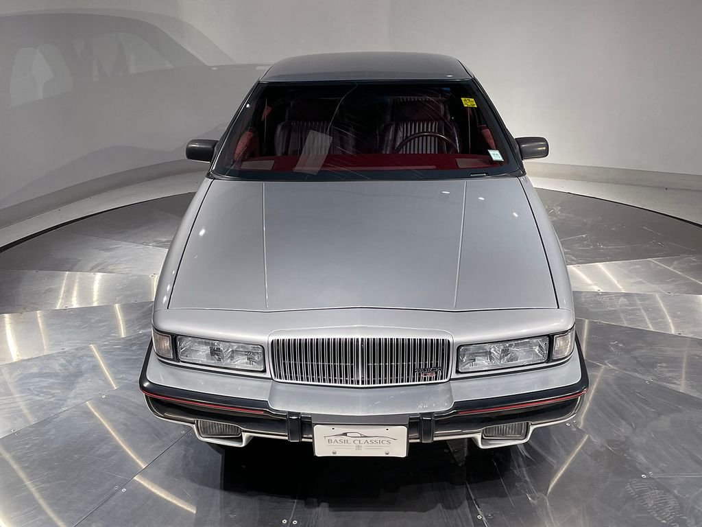 Used 1991  Buick Custom image 21